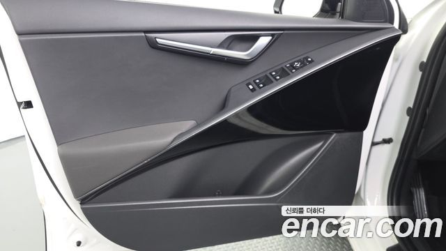 Kia Niro Prestige 2024 — фото 24