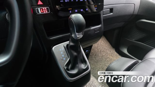 Hyundai Staria 4WD Tourer 9-Seater Modern 2023 — фото 9