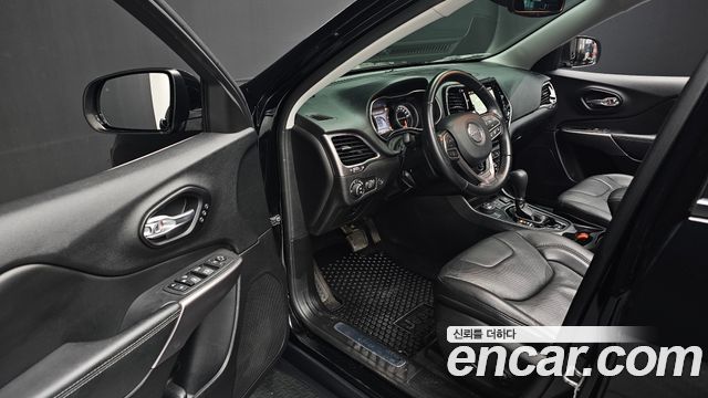 Jeep Cherokee (KL) 2.4 Limited AWD 2021 — фото 15
