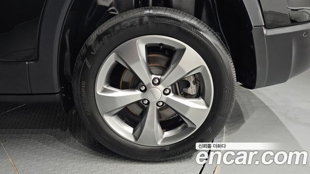 Jeep Cherokee (KL) 2.4 Limited AWD 2021 — фото 27