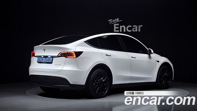 Tesla Model Y Long Range AWD 2022 — фото 2
