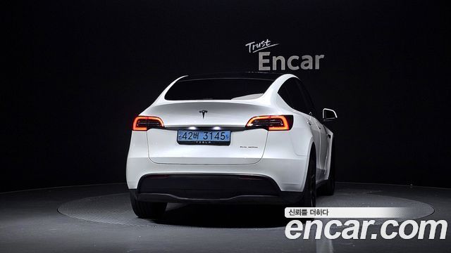 Tesla Model Y Long Range AWD 2022 — фото 4