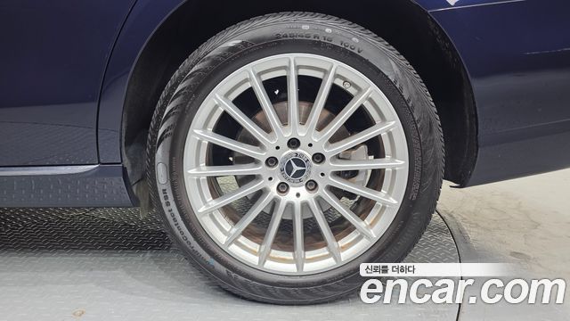 Mercedes-Benz E-Class (W213) E220d 4MATIC Exclusive 2021 — фото 21
