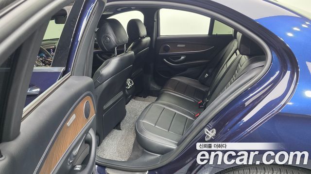 Mercedes-Benz E-Class (W213) E220d 4MATIC Exclusive 2021 — фото 26