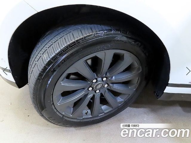 Land Rover Range Rover Velar 3.0 D300 R-Dynamic SE 2018 — фото 24