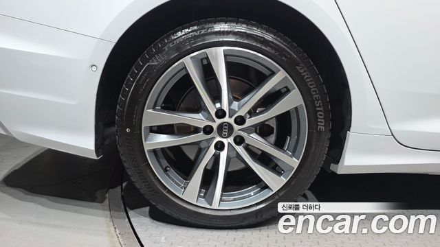 Audi A6 (C8) 45 TFSI Premium 2023 — фото 5