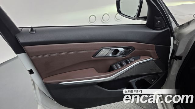BMW 3 Series (G20) 320i Touring Luxury 2021 — фото 24