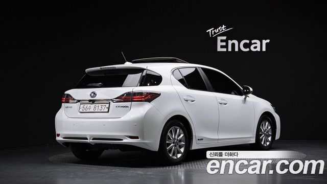 Lexus CT200h 1.8 Compact Trendy ZWA10 2013 — фото 2