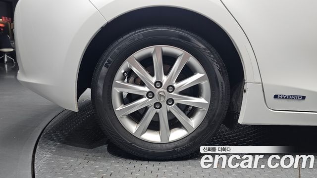 Lexus CT200h 1.8 Compact Trendy ZWA10 2013 — фото 5