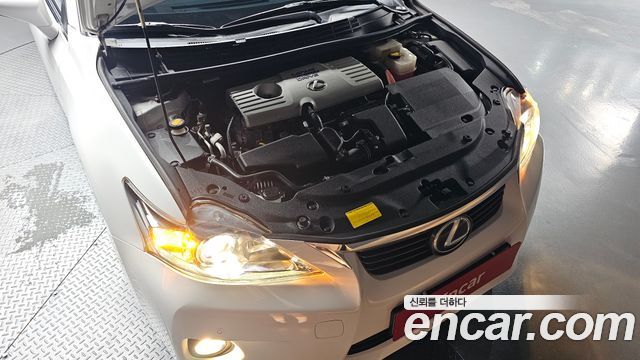 Lexus CT200h 1.8 Compact Trendy ZWA10 2013 — фото 6