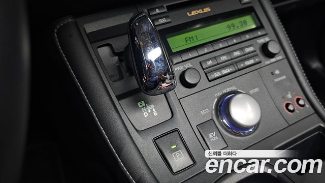 Lexus CT200h 1.8 Compact Trendy ZWA10 2013 — фото 9