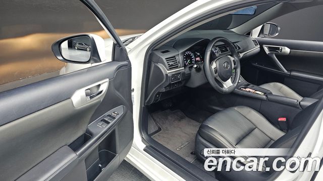 Lexus CT200h 1.8 Compact Trendy ZWA10 2013 — фото 10