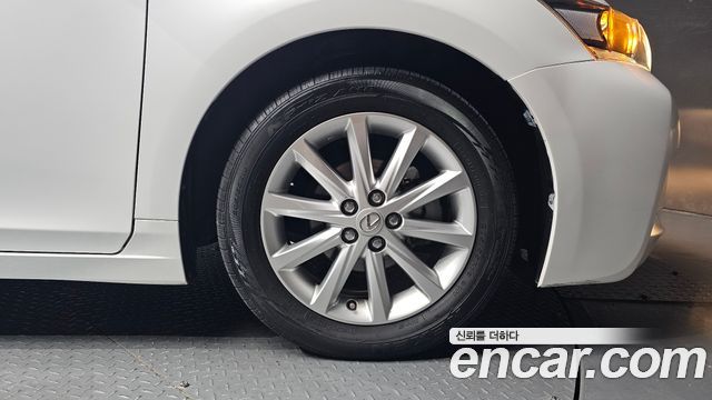 Lexus CT200h 1.8 Compact Trendy ZWA10 2013 — фото 21
