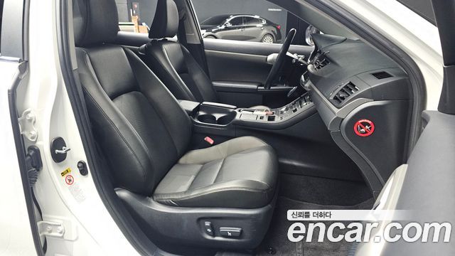 Lexus CT200h 1.8 Compact Trendy ZWA10 2013 — фото 26