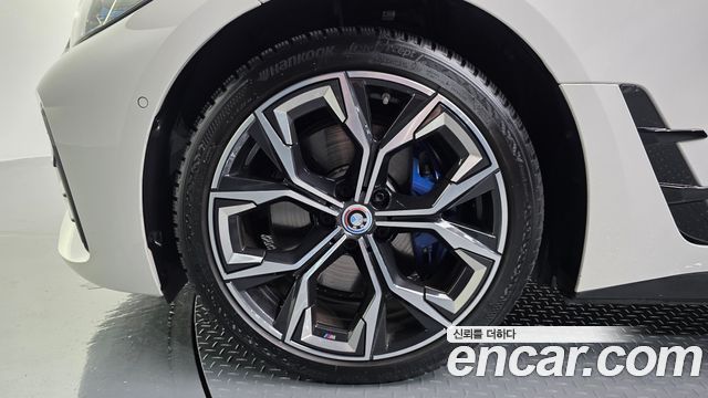 BMW i4 eDrive40 M Sports Pro 2024 — фото 5