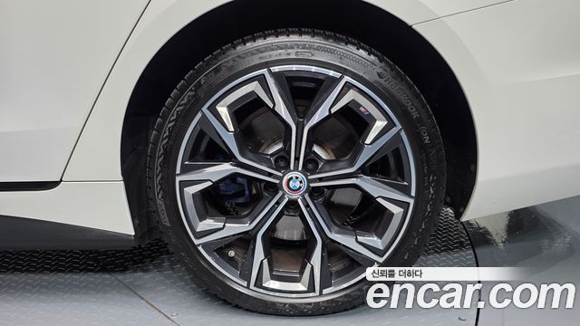 BMW i4 eDrive40 M Sports Pro 2024 — фото 21