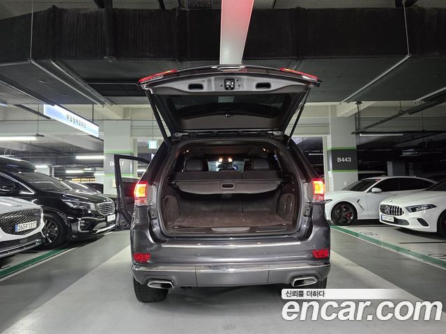 Jeep Grand Cherokee 3.0 Diesel Overland Summit WK2 2014 — фото 8