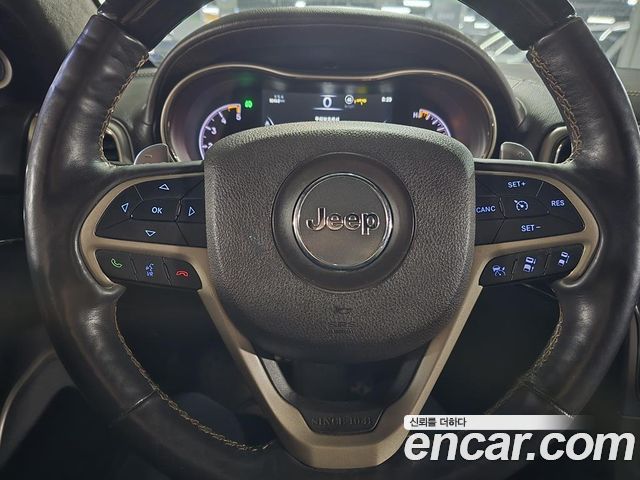 Jeep Grand Cherokee 3.0 Diesel Overland Summit WK2 2014 — фото 18