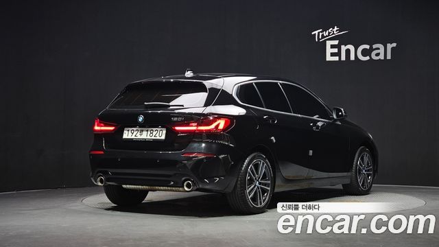 BMW 1 Series (F40) 120i Advantage 2022 — фото 2