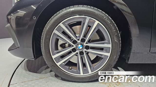 BMW 1 Series (F40) 120i Advantage 2022 — фото 5