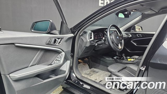 BMW 1 Series (F40) 120i Advantage 2022 — фото 10