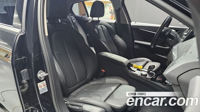BMW 1 Series (F40) 120i Advantage 2022 — фото 11
