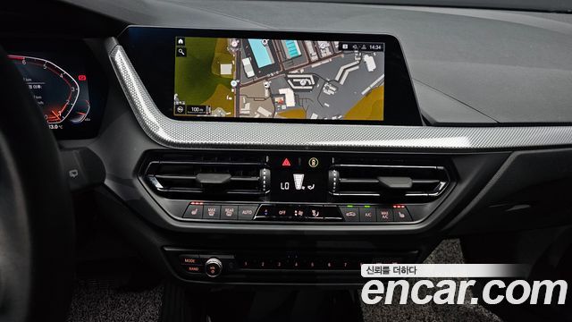 BMW 1 Series (F40) 120i Advantage 2022 — фото 14