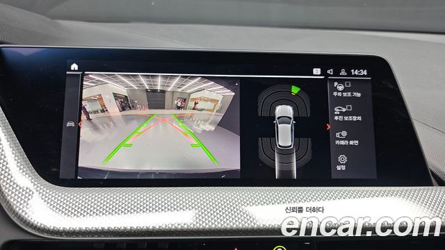 BMW 1 Series (F40) 120i Advantage 2022 — фото 15