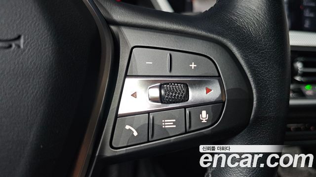 BMW 1 Series (F40) 120i Advantage 2022 — фото 18