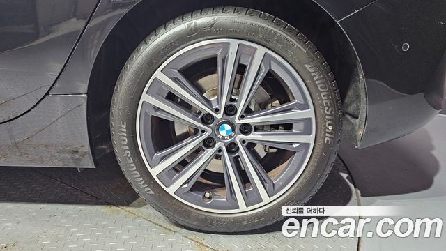 BMW 1 Series (F40) 120i Advantage 2022 — фото 21