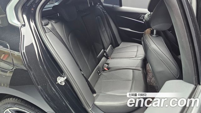 BMW 1 Series (F40) 120i Advantage 2022 — фото 26