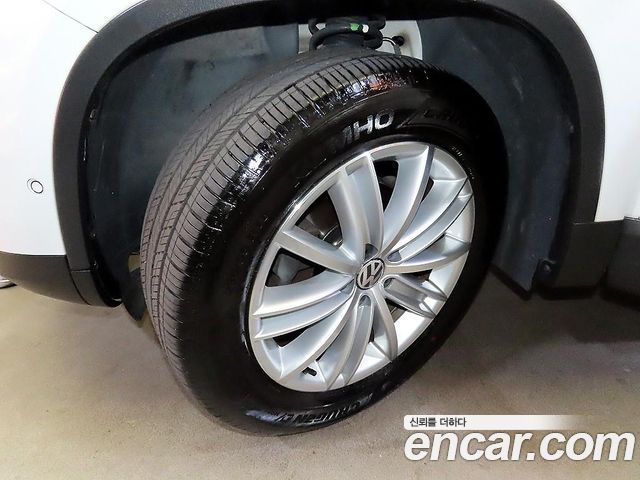 Volkswagen Tiguan 2.0 TDI  Premium 5N 2016 — фото 5