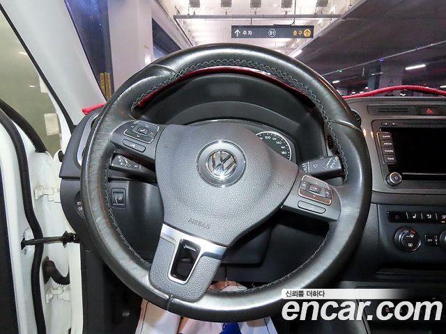 Volkswagen Tiguan 2.0 TDI  Premium 5N 2016 — фото 16