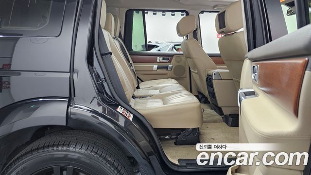 Land Rover Discovery 4 3.0 SDV6 HSE 2016 — фото 12