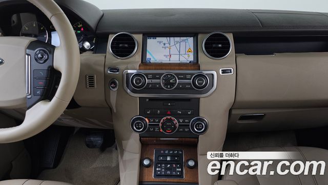 Land Rover Discovery 4 3.0 SDV6 HSE 2016 — фото 14