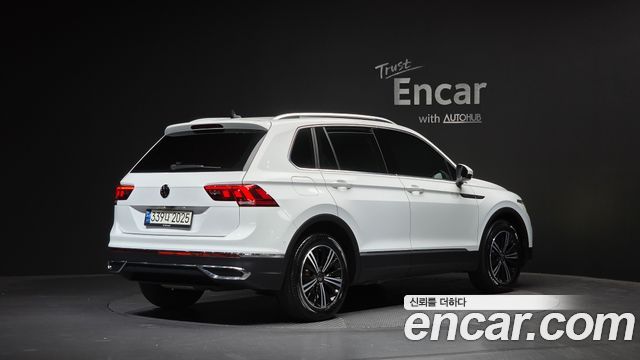 Volkswagen Tiguan (II) 2.0 TDI Premium 2022 — фото 2