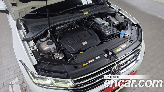 Volkswagen Tiguan (II) 2.0 TDI Premium 2022 — фото 6