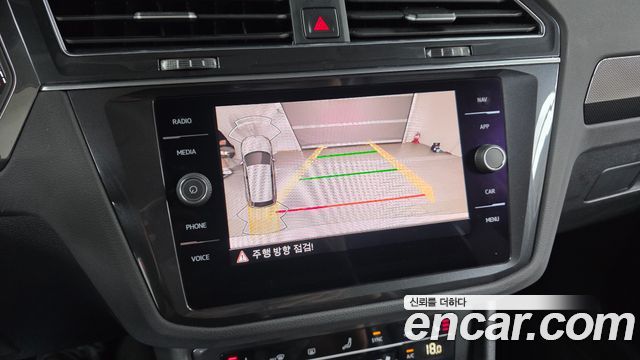 Volkswagen Tiguan (II) 2.0 TDI Premium 2022 — фото 15