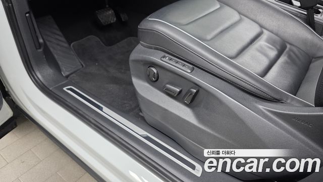Volkswagen Tiguan (II) 2.0 TDI Premium 2022 — фото 16