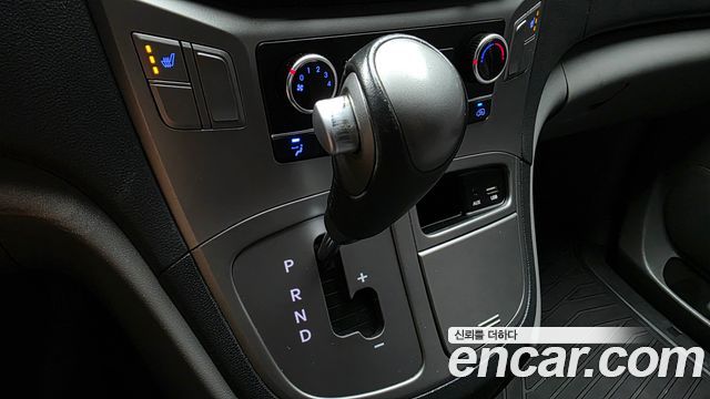 Hyundai Grand Starex Van 3-Seater Smart 2021 — фото 9