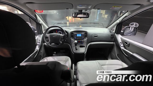 Hyundai Grand Starex Van 3-Seater Smart 2021 — фото 27