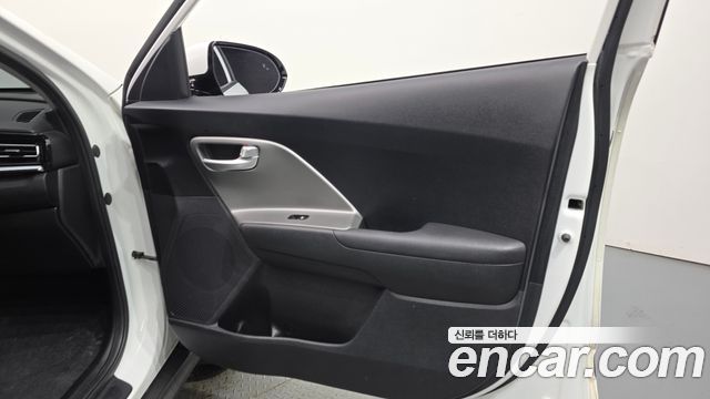 Kia Niro Plus Earth 2024 — фото 24