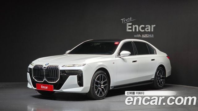 BMW 7 Series (G70) 740i sDrive M Sport