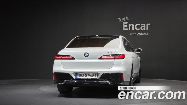 BMW 7 Series (G70) 740i sDrive M Sport 2023 — фото 4