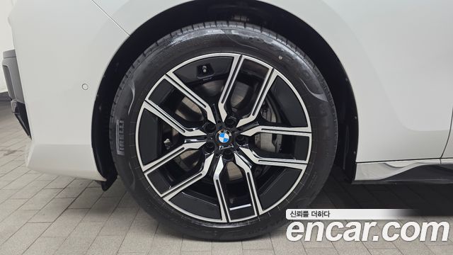 BMW 7 Series (G70) 740i sDrive M Sport 2023 — фото 5