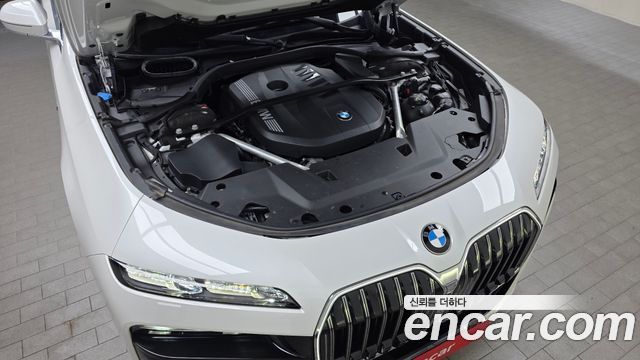 BMW 7 Series (G70) 740i sDrive M Sport 2023 — фото 6