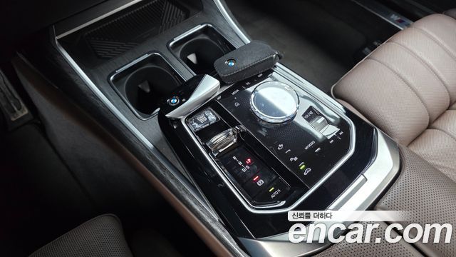 BMW 7 Series (G70) 740i sDrive M Sport 2023 — фото 9