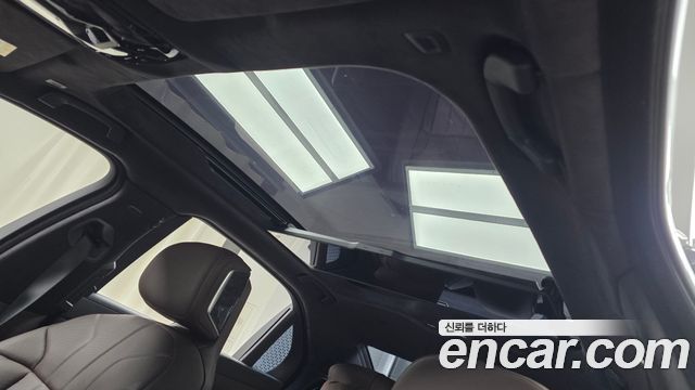 BMW 7 Series (G70) 740i sDrive M Sport 2023 — фото 18