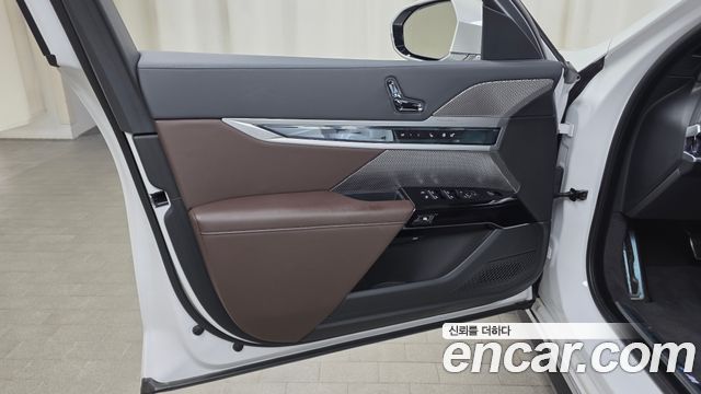 BMW 7 Series (G70) 740i sDrive M Sport 2023 — фото 24