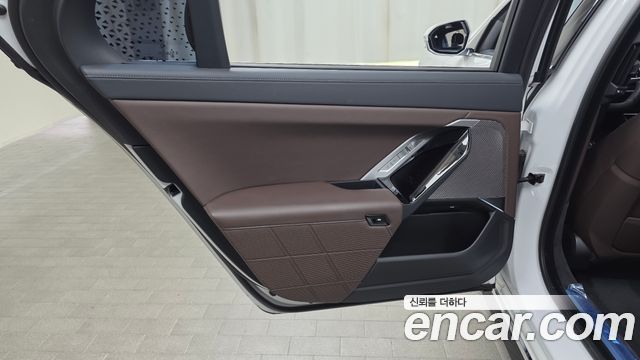BMW 7 Series (G70) 740i sDrive M Sport 2023 — фото 25